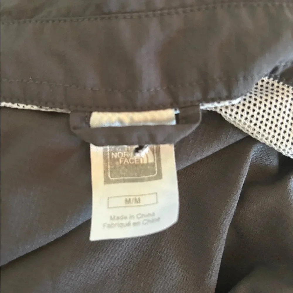 The North Face Long Sleeve Cool Horizon Button Down Shirt Gray Medium Zip Sleeve